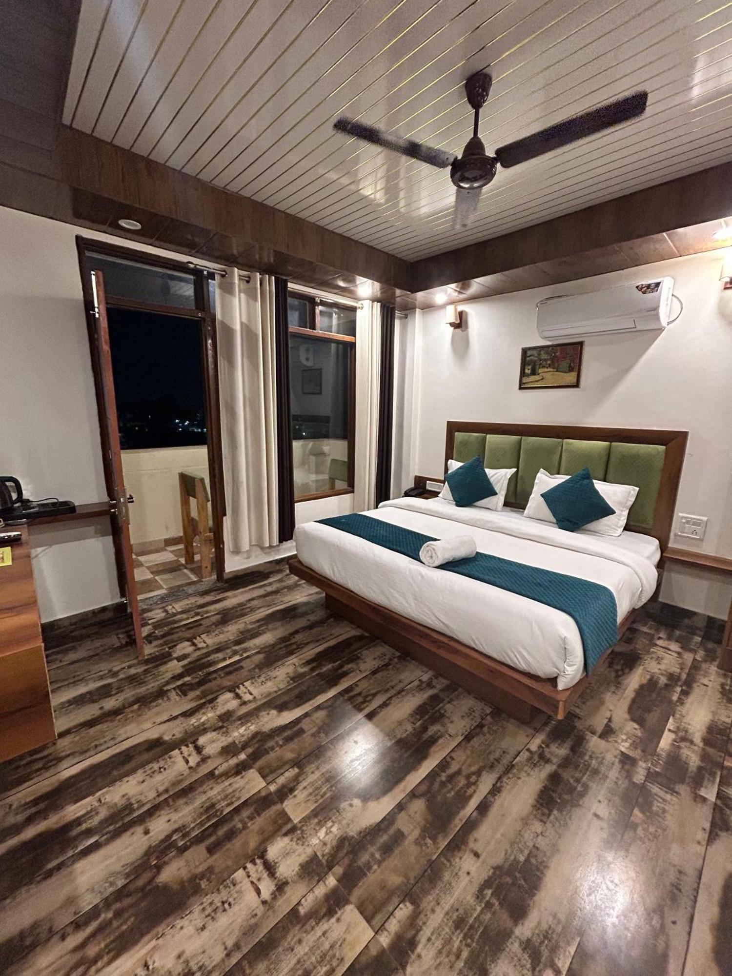 Hotel Royal Orbit By Arony Hospitality Dehradun Exterior foto