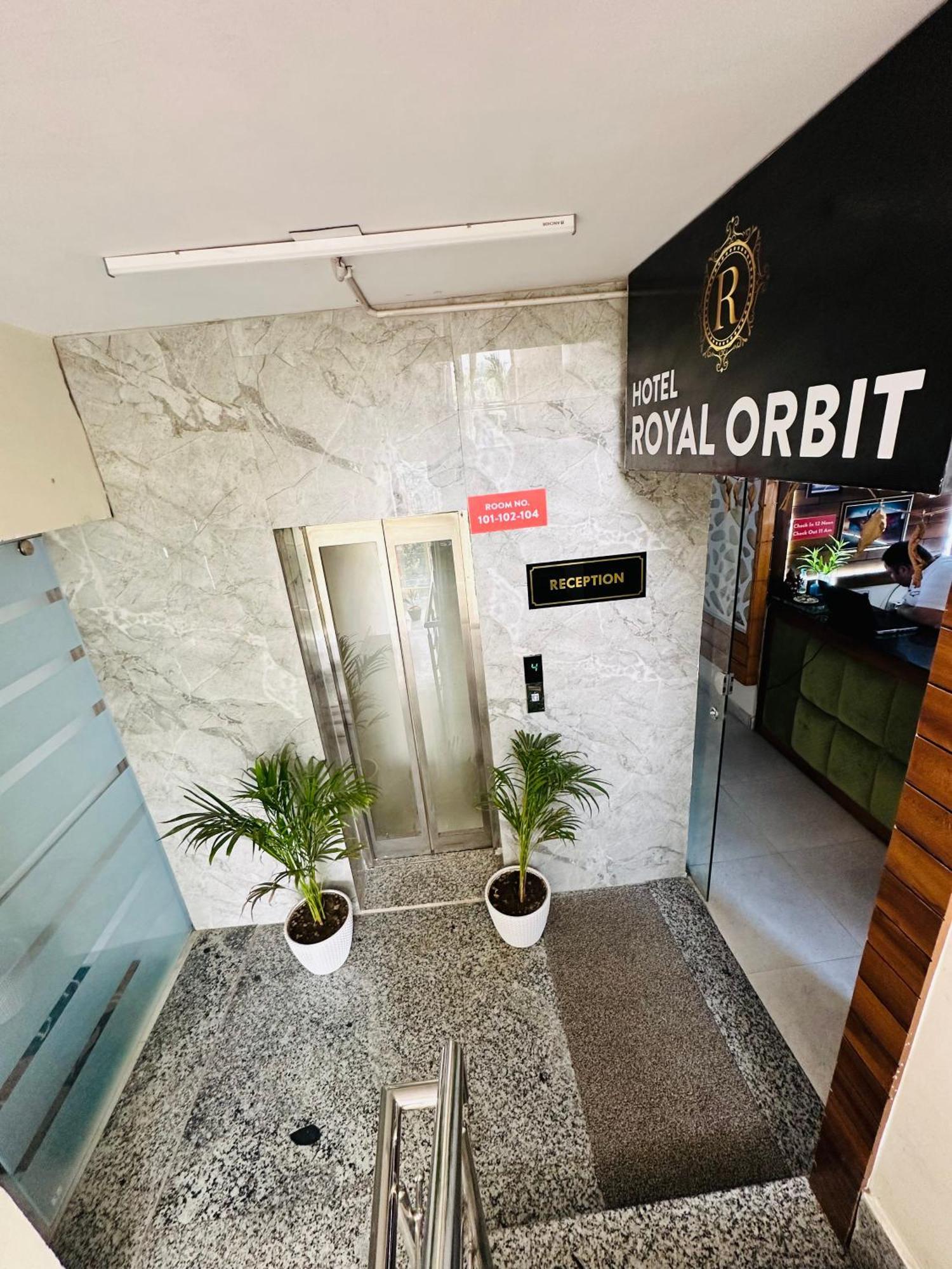 Hotel Royal Orbit By Arony Hospitality Dehradun Exterior foto