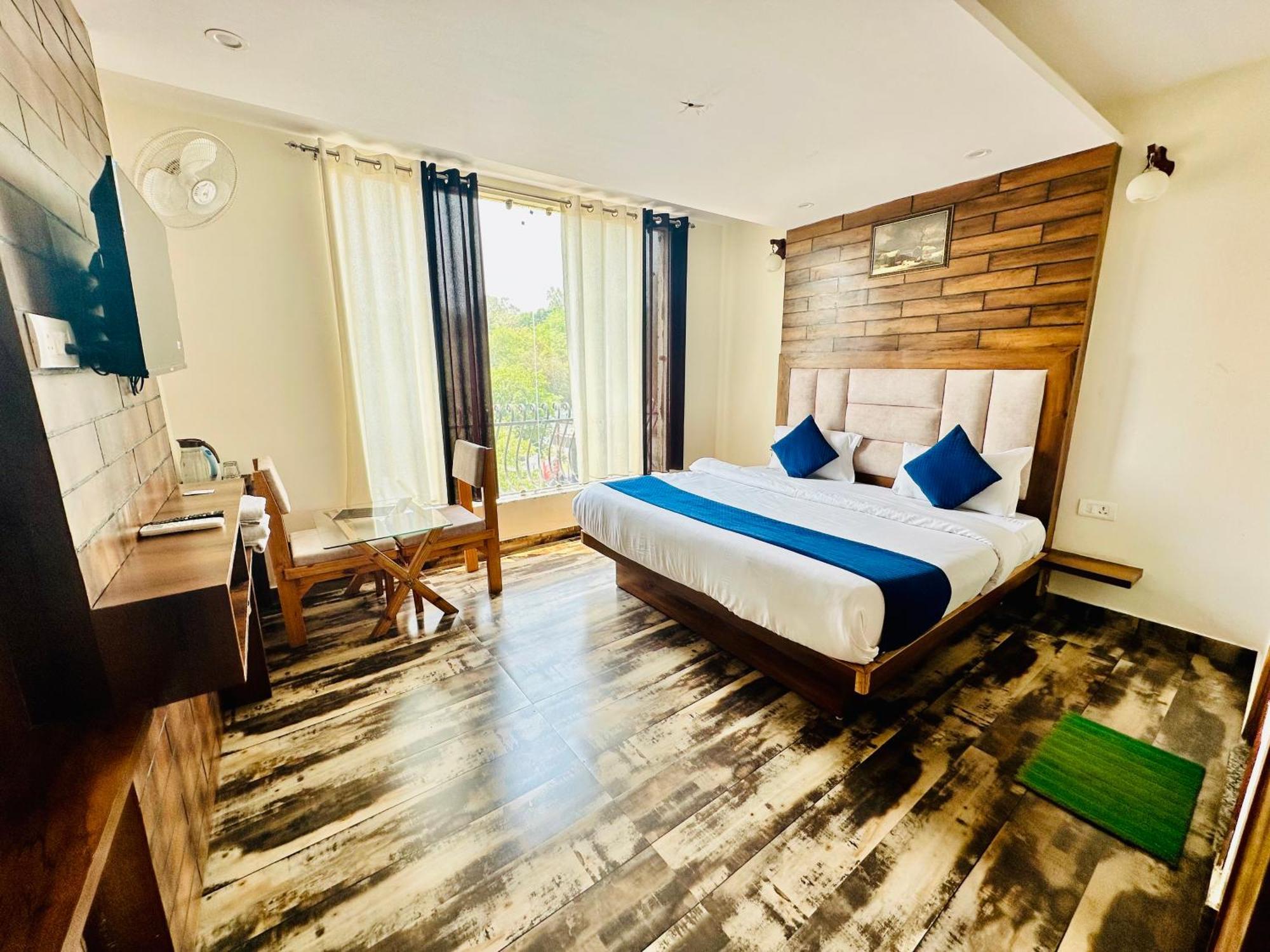Hotel Royal Orbit By Arony Hospitality Dehradun Exterior foto